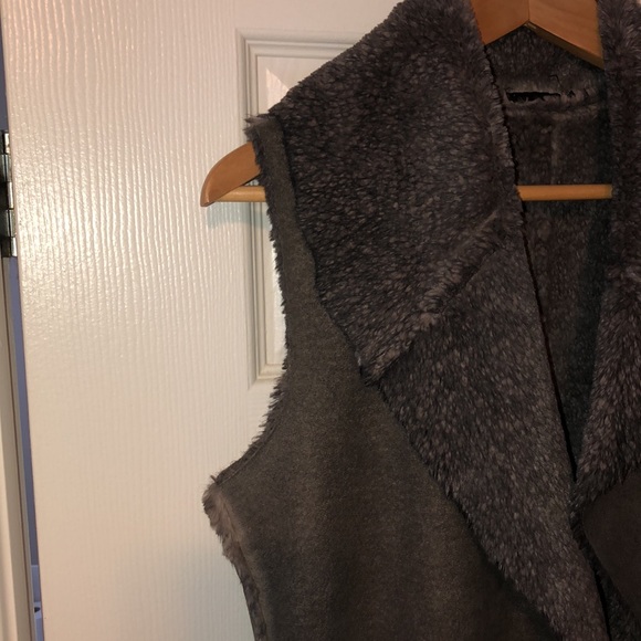 Ladies sleeveless jacket - Picture 4 of 5